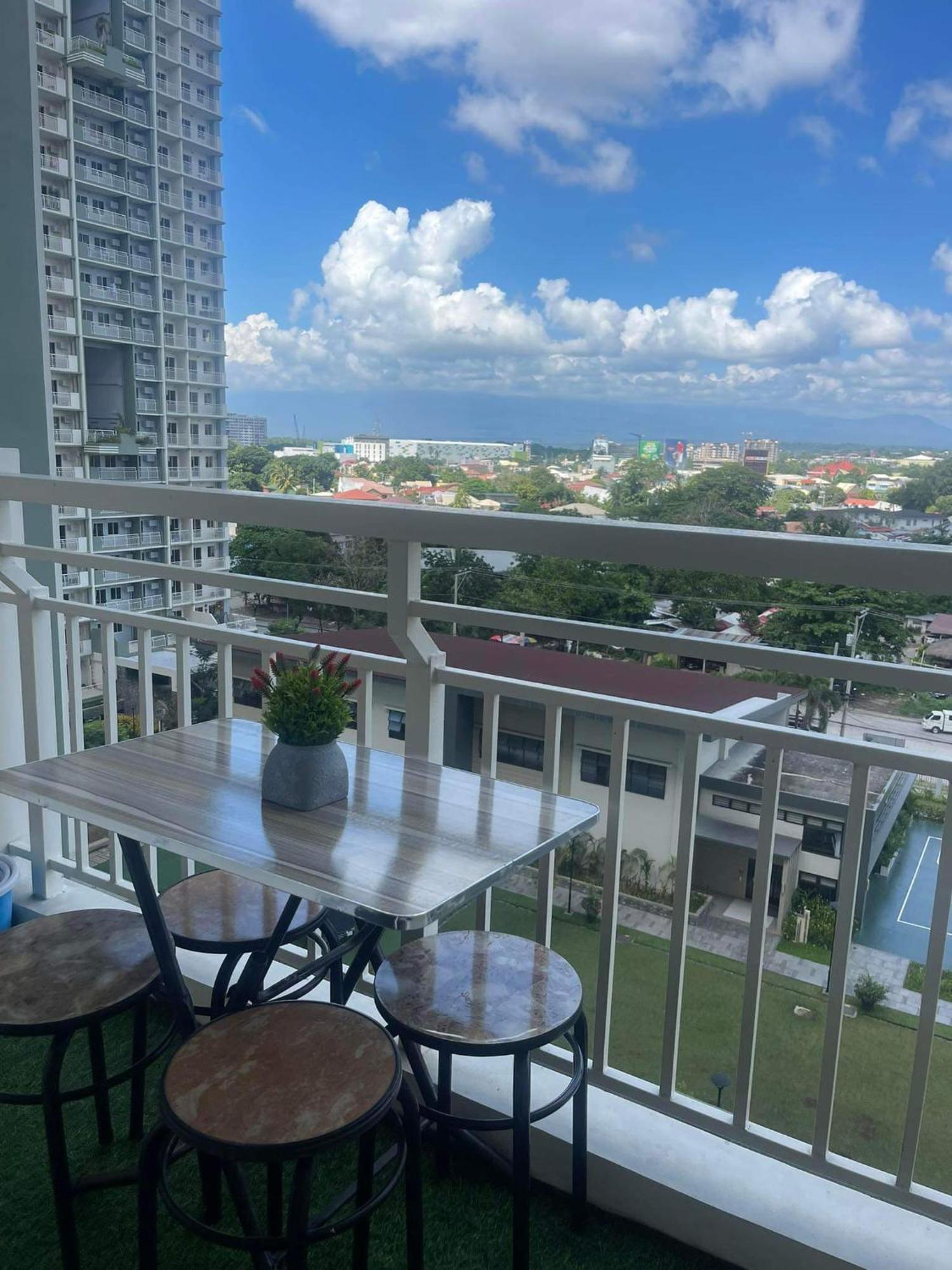 Verdon Parc Davao City With Balcony By Darpm Екстериор снимка