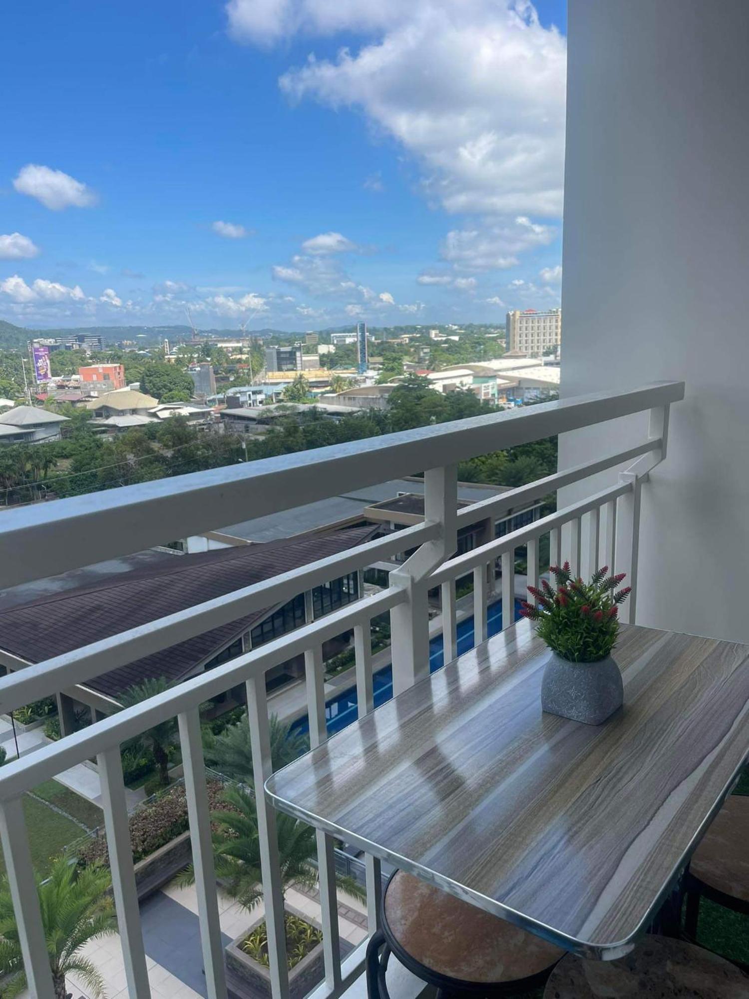 Verdon Parc Davao City With Balcony By Darpm Екстериор снимка