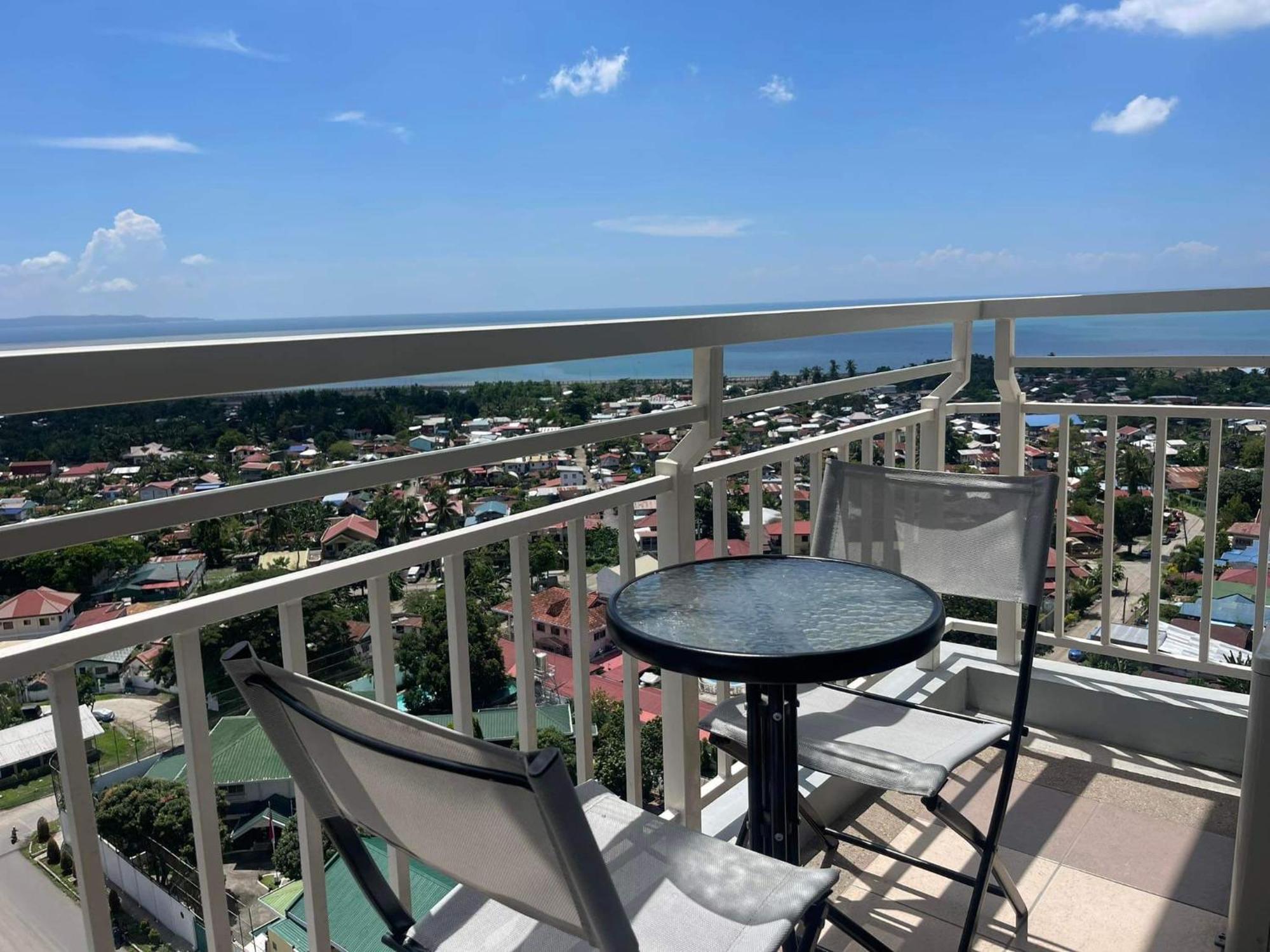 Verdon Parc Davao City With Balcony By Darpm Екстериор снимка