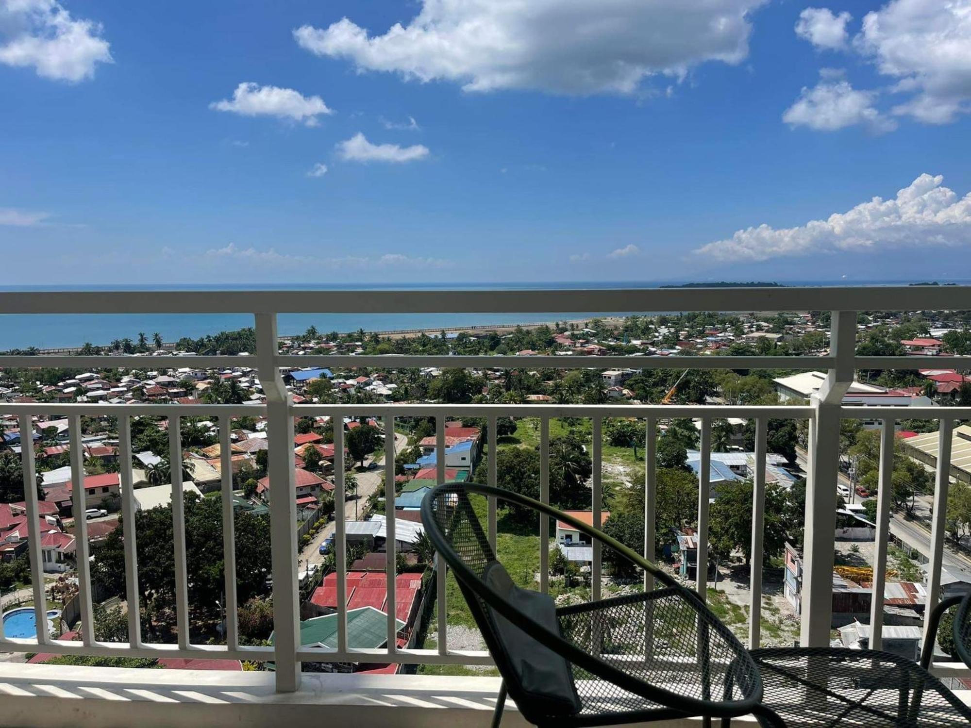 Verdon Parc Davao City With Balcony By Darpm Екстериор снимка