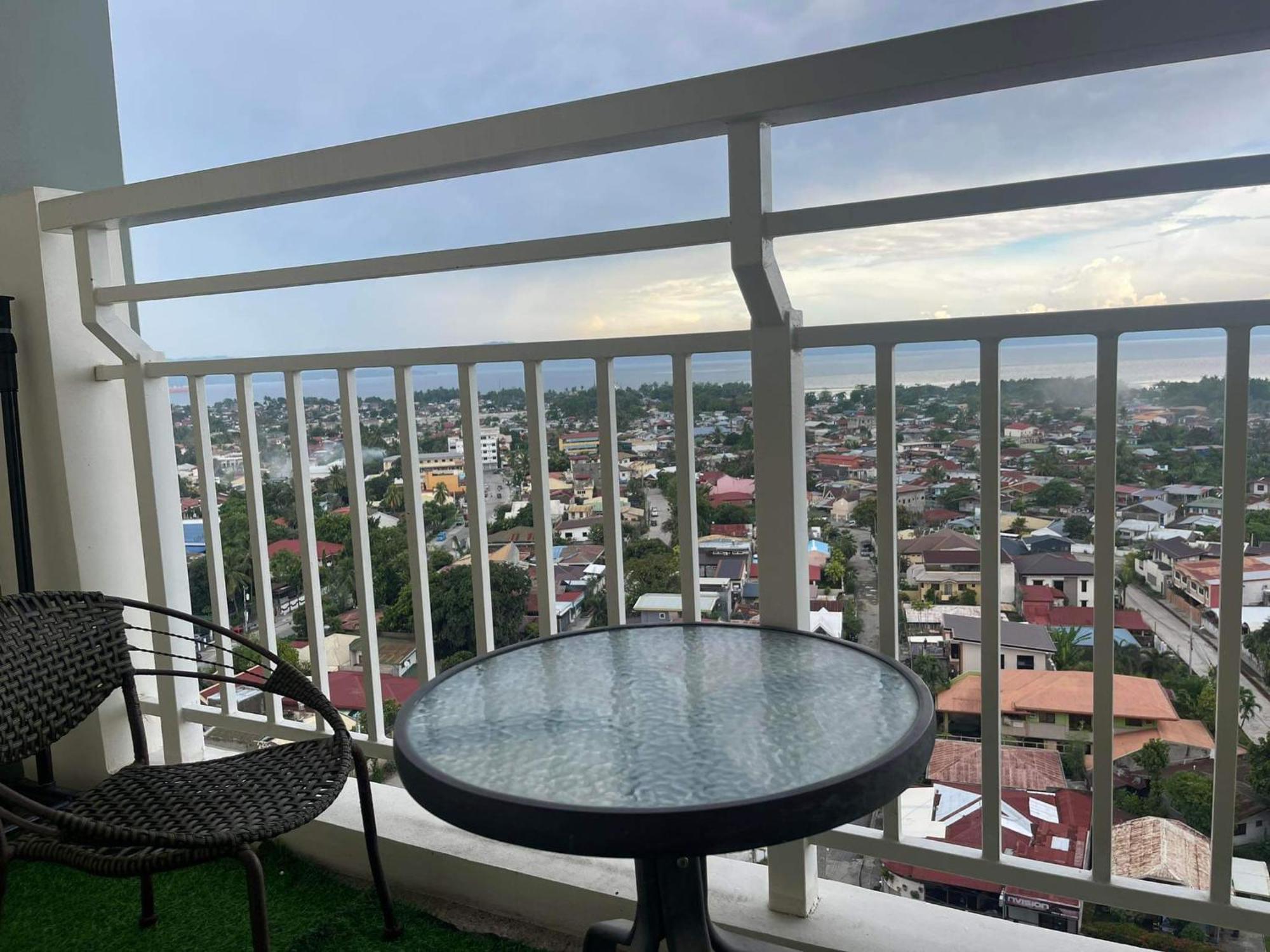 Verdon Parc Davao City With Balcony By Darpm Екстериор снимка
