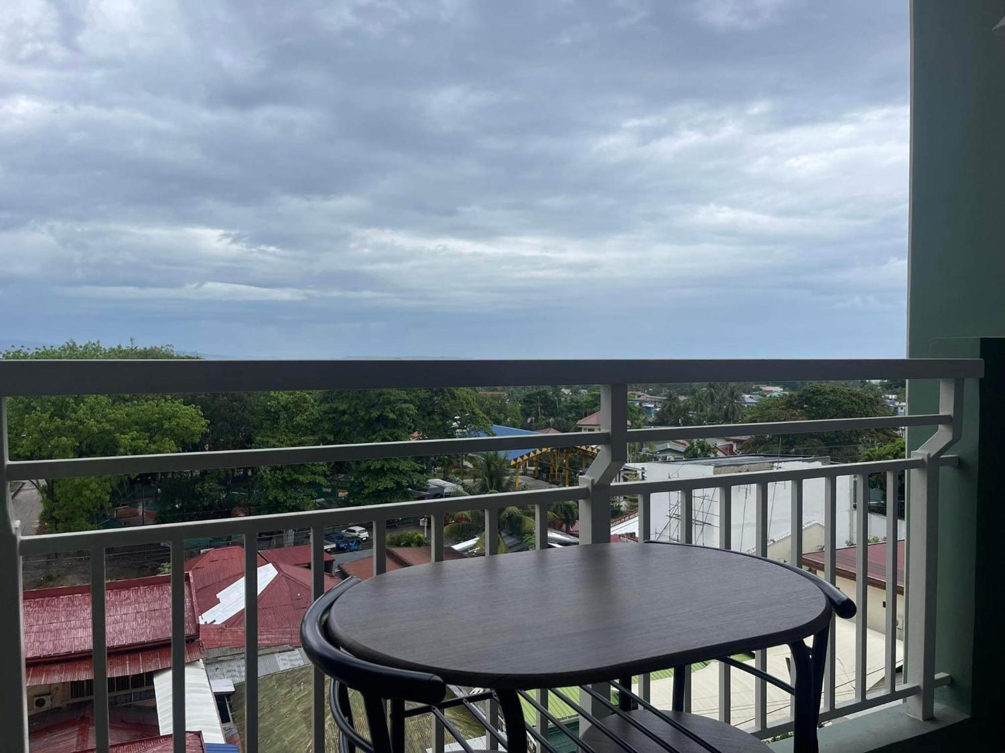 Verdon Parc Davao City With Balcony By Darpm Екстериор снимка