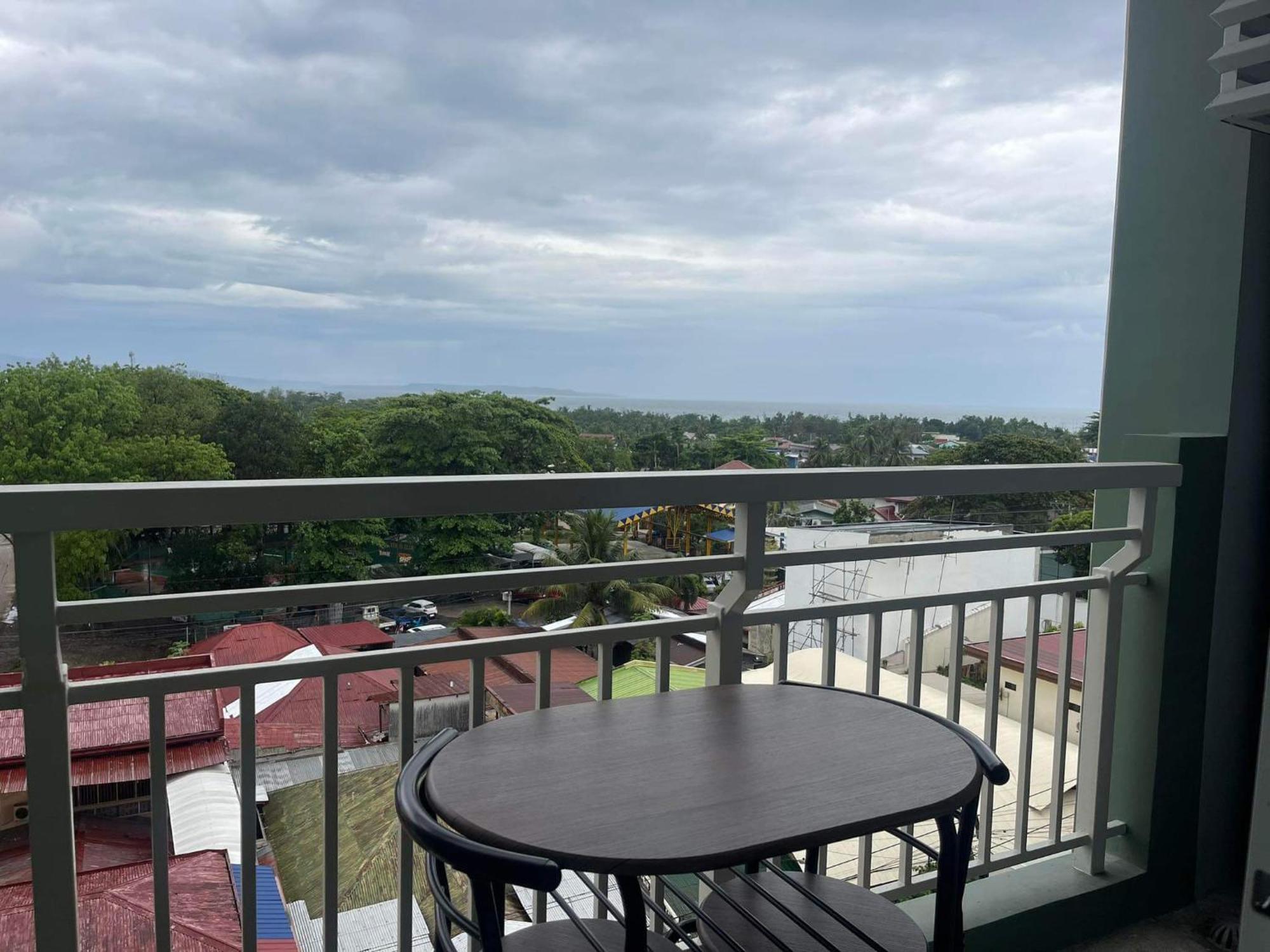 Verdon Parc Davao City With Balcony By Darpm Екстериор снимка