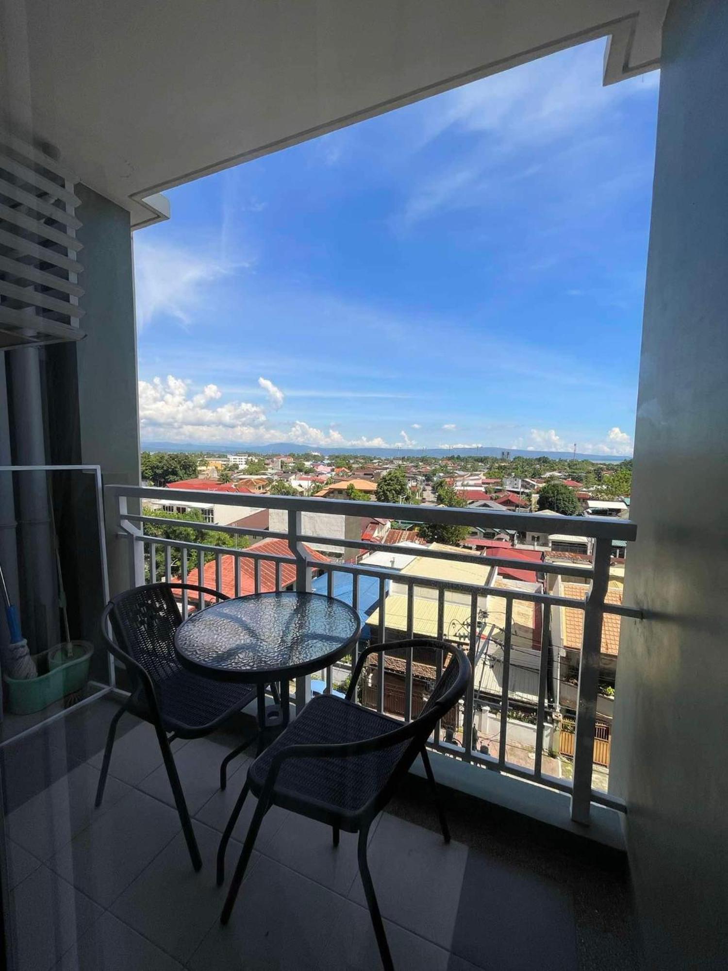 Verdon Parc Davao City With Balcony By Darpm Екстериор снимка